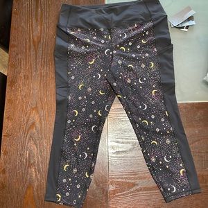 Torrid size 2 High Rise Crop Leggings